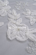 3D Spitzenstoff Off-White/ 3D Blumen Spitzenstoff/ Braut Spitzenstoff/ romantische Spitze mit Blumen// L23-667