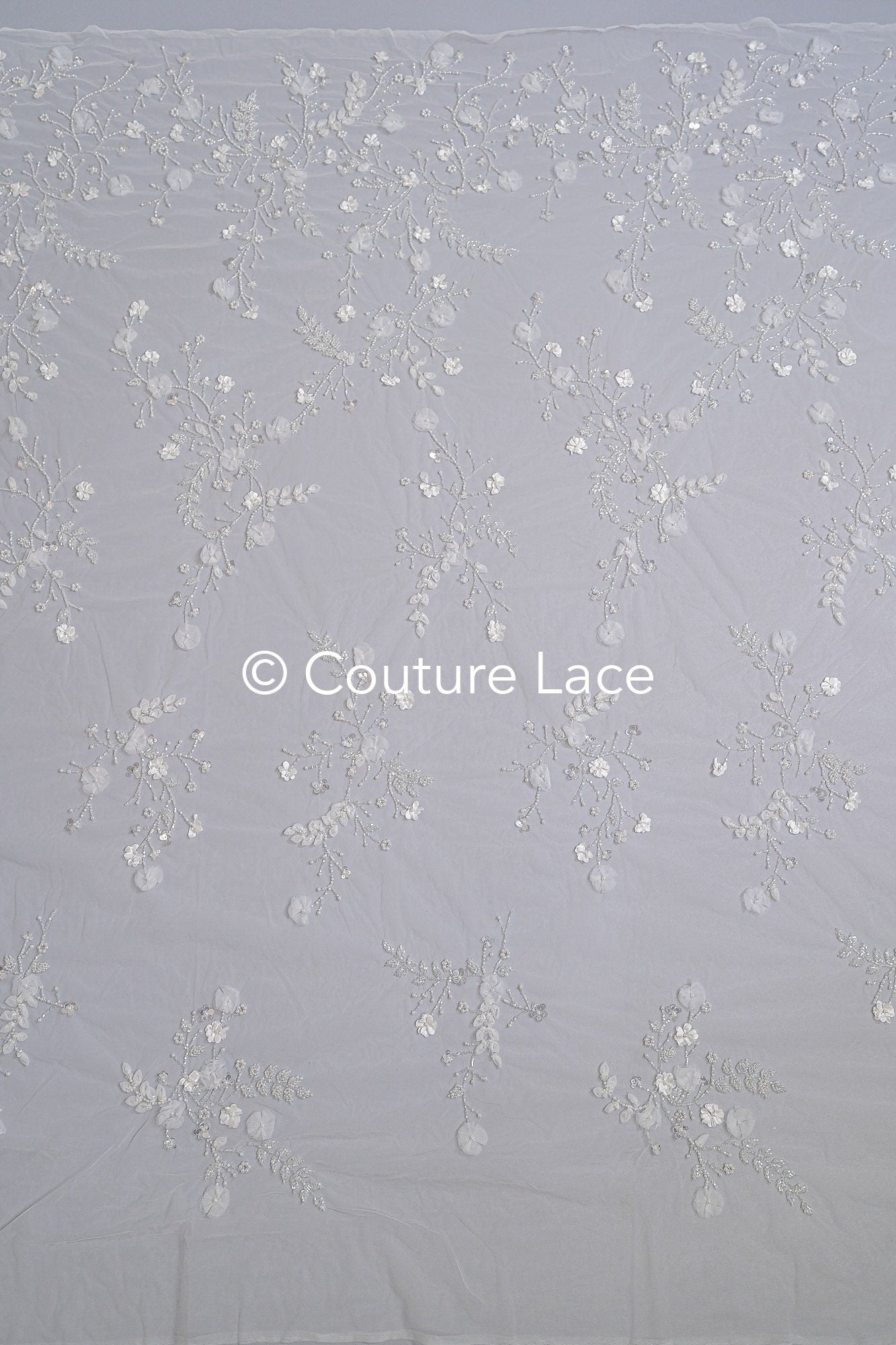3D Spitzenstoff Off-White/ Spitzenstoff mit 3D Blüten & Perlen/ Spitzenstoff mit floralen Ornamenten/ Brautspitze mit Blumen// L23-668