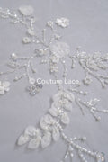 3D Spitzenstoff Off-White/ Spitzenstoff mit 3D Blüten & Perlen/ Spitzenstoff mit floralen Ornamenten/ Brautspitze mit Blumen// L23-668