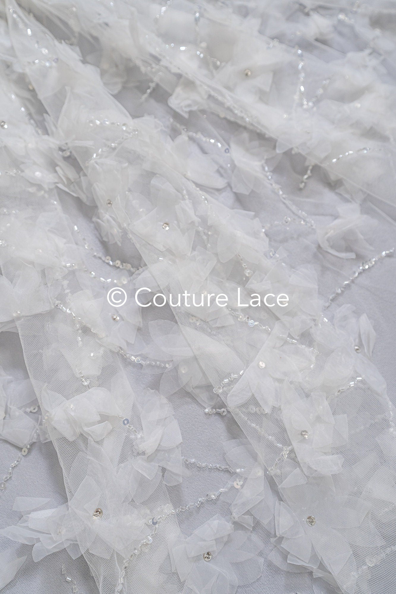3D Blumen Spitzenstoff Off-White/ Braut Spitzenstoff mit Perlen/ romantischer Spitzenstoff mit 3D Blumen/ Hochzeit Spitzenstoff// L23-669