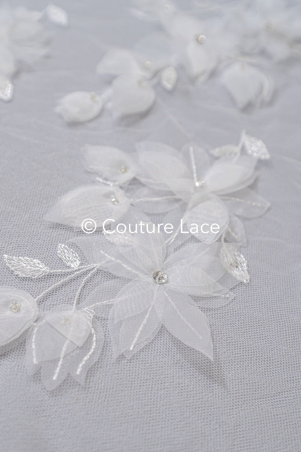 3D Blumen Spitzenstoff Off-White/ Braut Spitzenstoff/ romantische Spitze mit 3D Blumen/ Hochzeit Spitzenstoff// L23-663