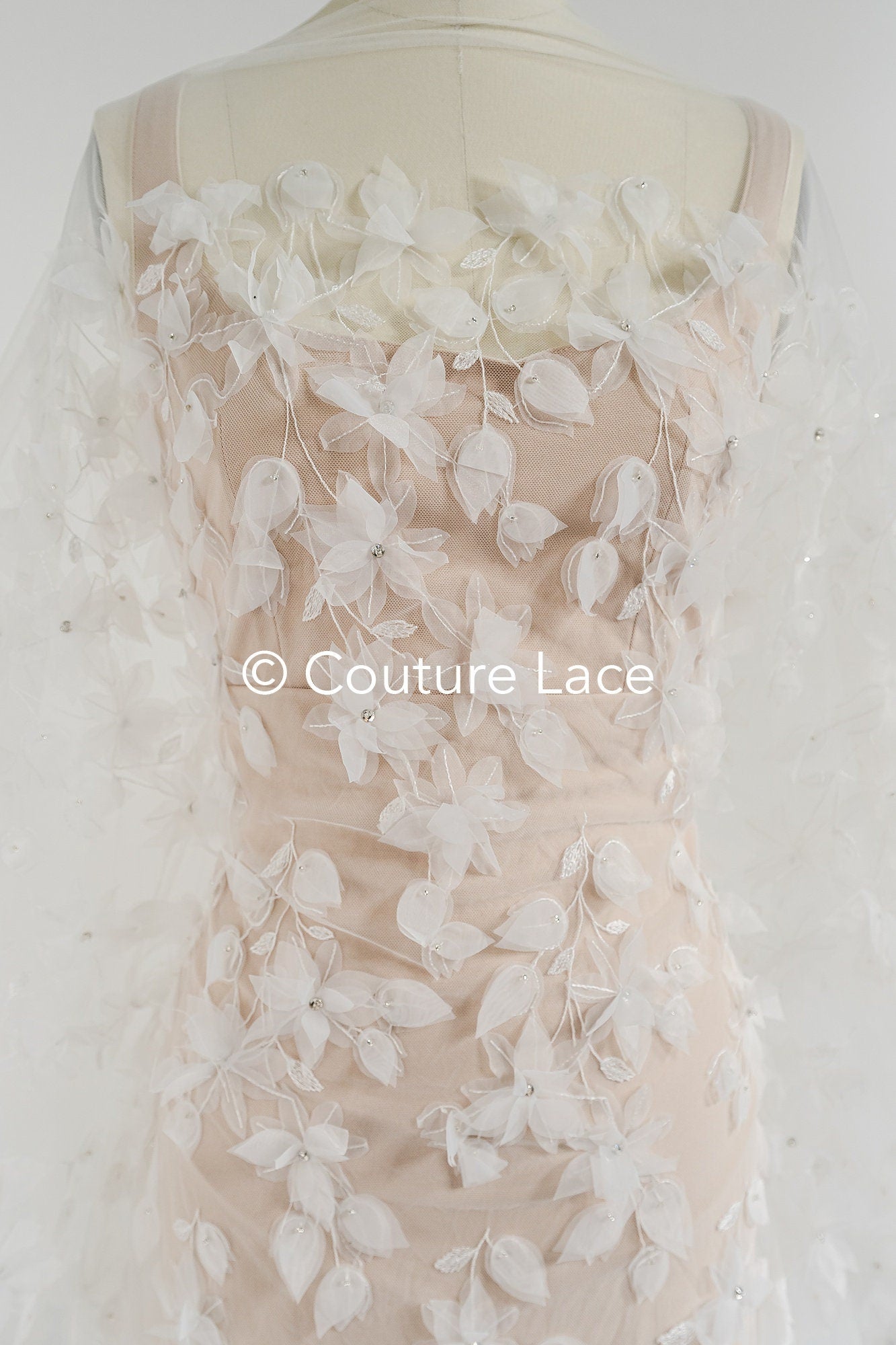 3D Blumen Spitzenstoff Off-White/ Braut Spitzenstoff/ romantische Spitze mit 3D Blumen/ Hochzeit Spitzenstoff// L23-663