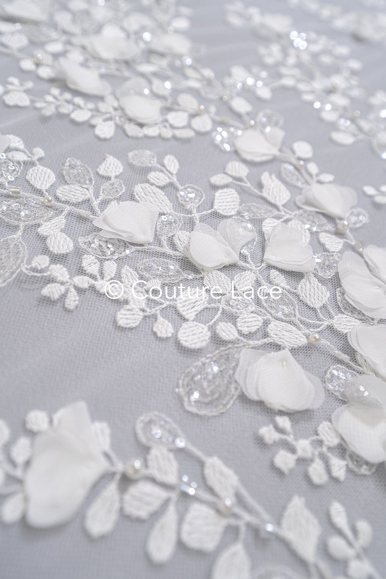 3D Blumen Spitzenstoff Off-White/ Braut Spitzenstoff/ romantischer Spitzenstoff mit 3D Blumen/ Hochzeit Spitzenstoff// L23-664