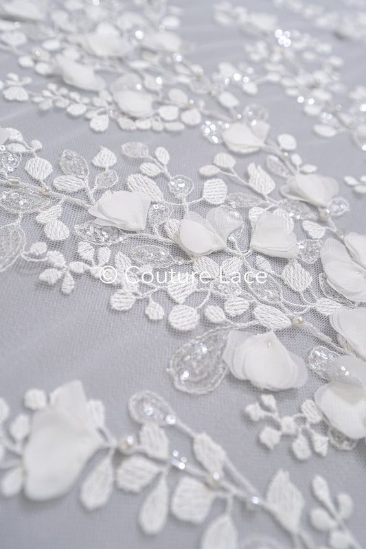 3D Blumen Spitzenstoff Off-White/ Braut Spitzenstoff/ romantischer Spitzenstoff mit 3D Blumen/ Hochzeit Spitzenstoff// L23-664
