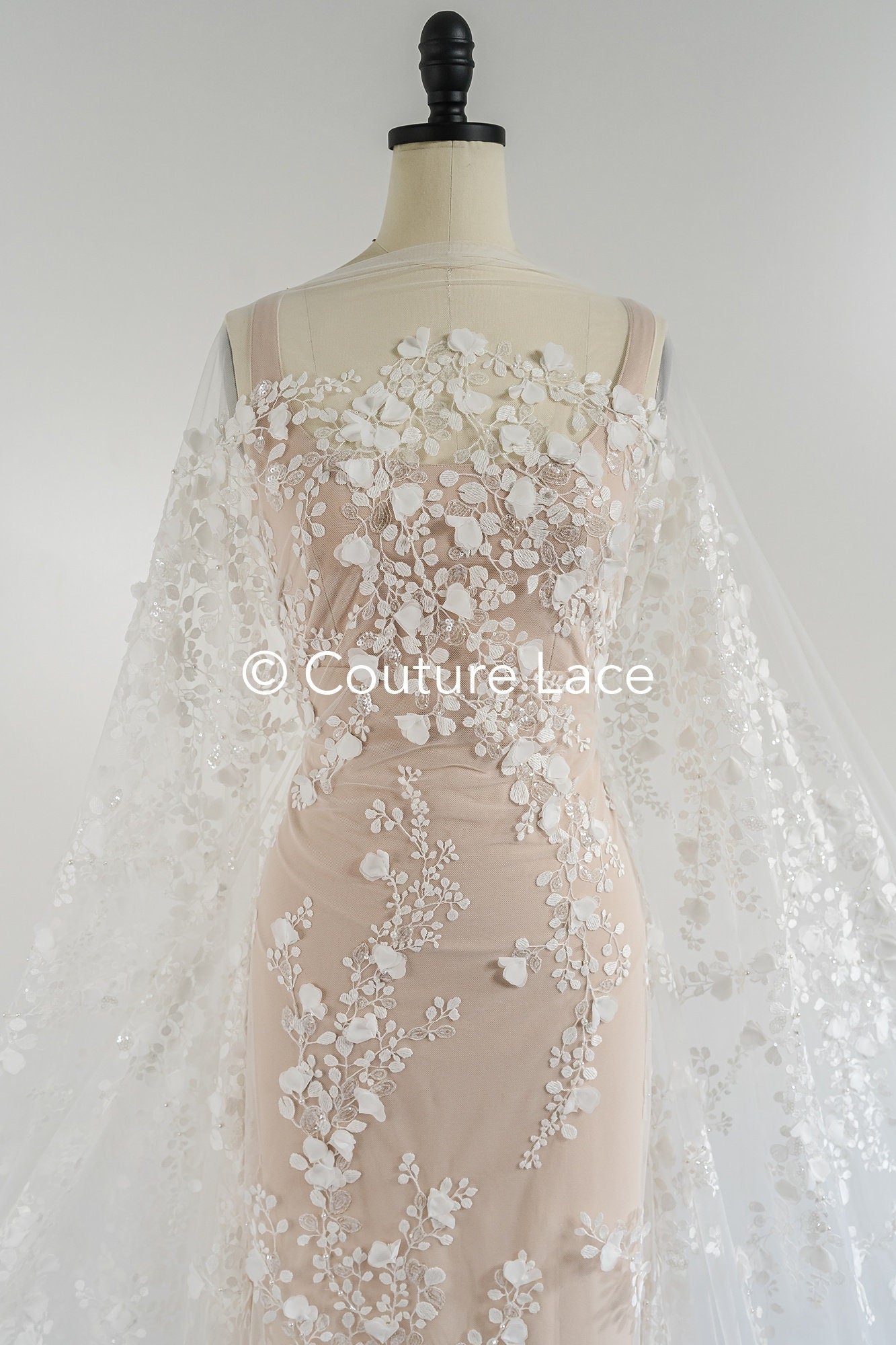3D Blumen Spitzenstoff Off-White/ Braut Spitzenstoff/ romantischer Spitzenstoff mit 3D Blumen/ Hochzeit Spitzenstoff// L23-664