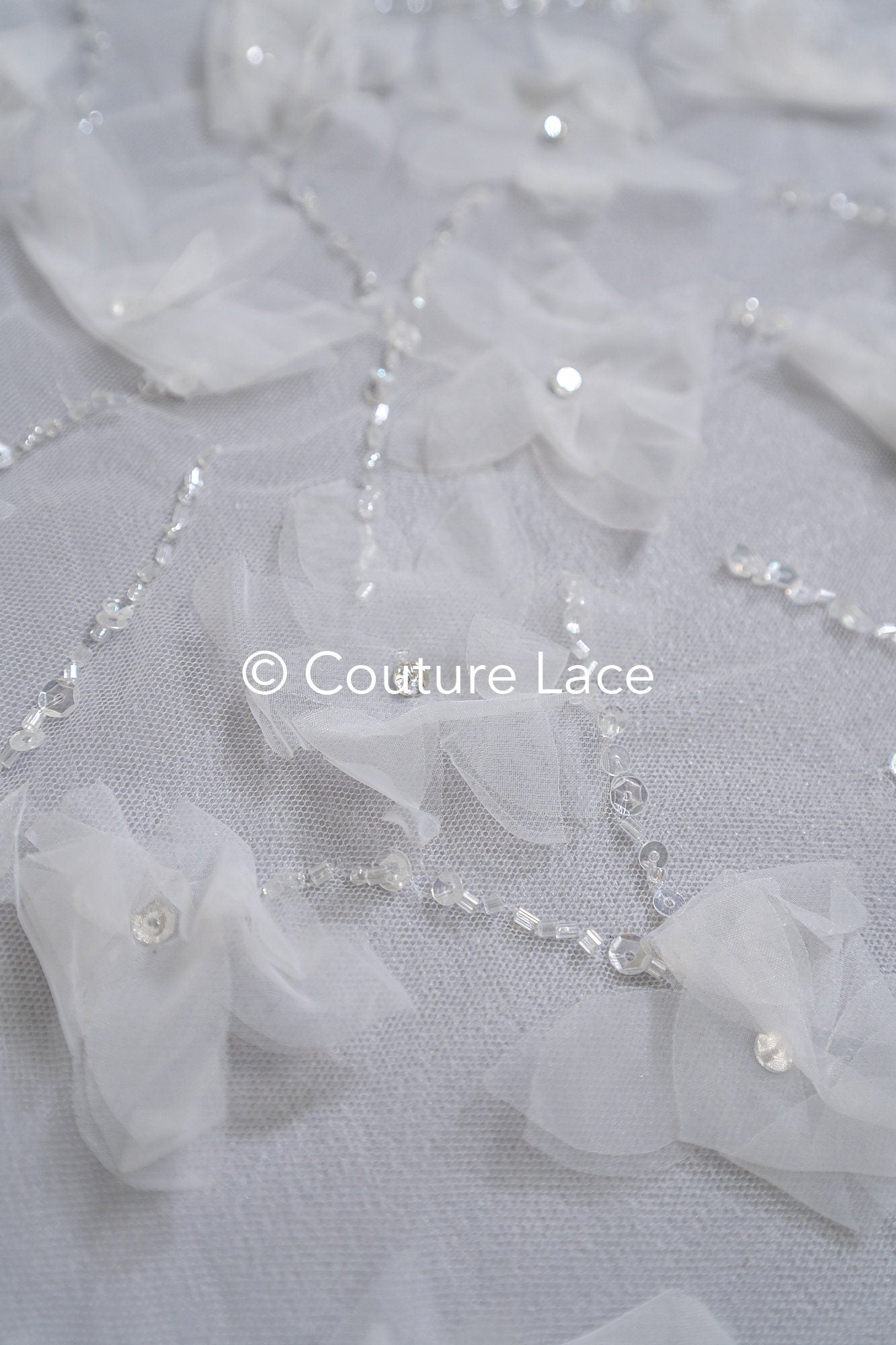 3D Blumen Spitzenstoff Off-White/ Braut Spitzenstoff mit Perlen/ romantischer Spitzenstoff mit 3D Blumen/ Hochzeit Spitzenstoff// L23-669