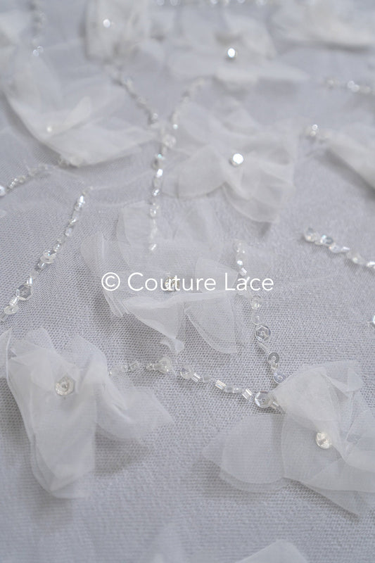 3D Blumen Spitzenstoff Off-White/ Braut Spitzenstoff mit Perlen/ romantischer Spitzenstoff mit 3D Blumen/ Hochzeit Spitzenstoff// L23-669