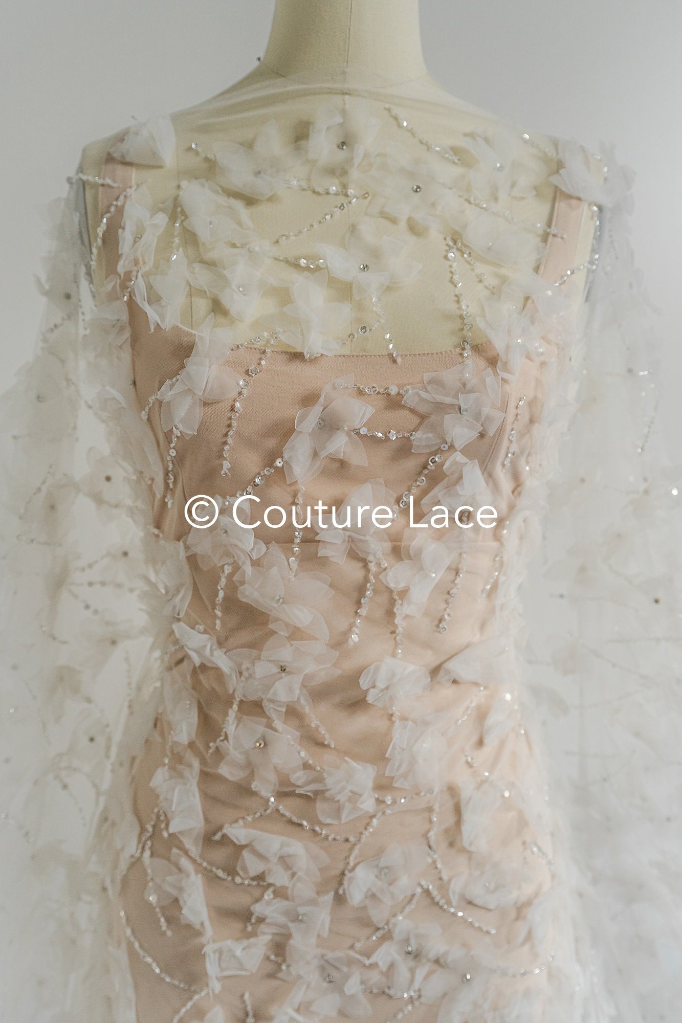 3D Blumen Spitzenstoff Off-White/ Braut Spitzenstoff mit Perlen/ romantischer Spitzenstoff mit 3D Blumen/ Hochzeit Spitzenstoff// L23-669