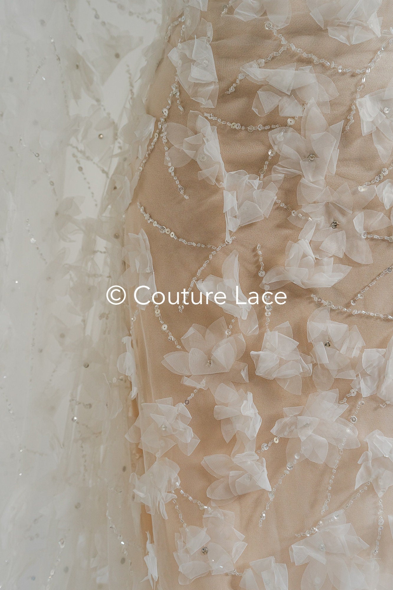 3D Blumen Spitzenstoff Off-White/ Braut Spitzenstoff mit Perlen/ romantischer Spitzenstoff mit 3D Blumen/ Hochzeit Spitzenstoff// L23-669