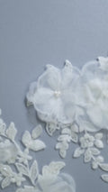 3D-Blumen Perlen-Applikationen für Brautkleider/ Brautkleidspitze Perlen Motive // A25-486