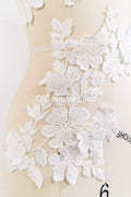 Romantische Applikation off-white/ Brautapplikation mit 3D Blumen & Perlen/ Brautkleid Spitzenapplikation/ Blumen Brautspitze Applikation// A24-385