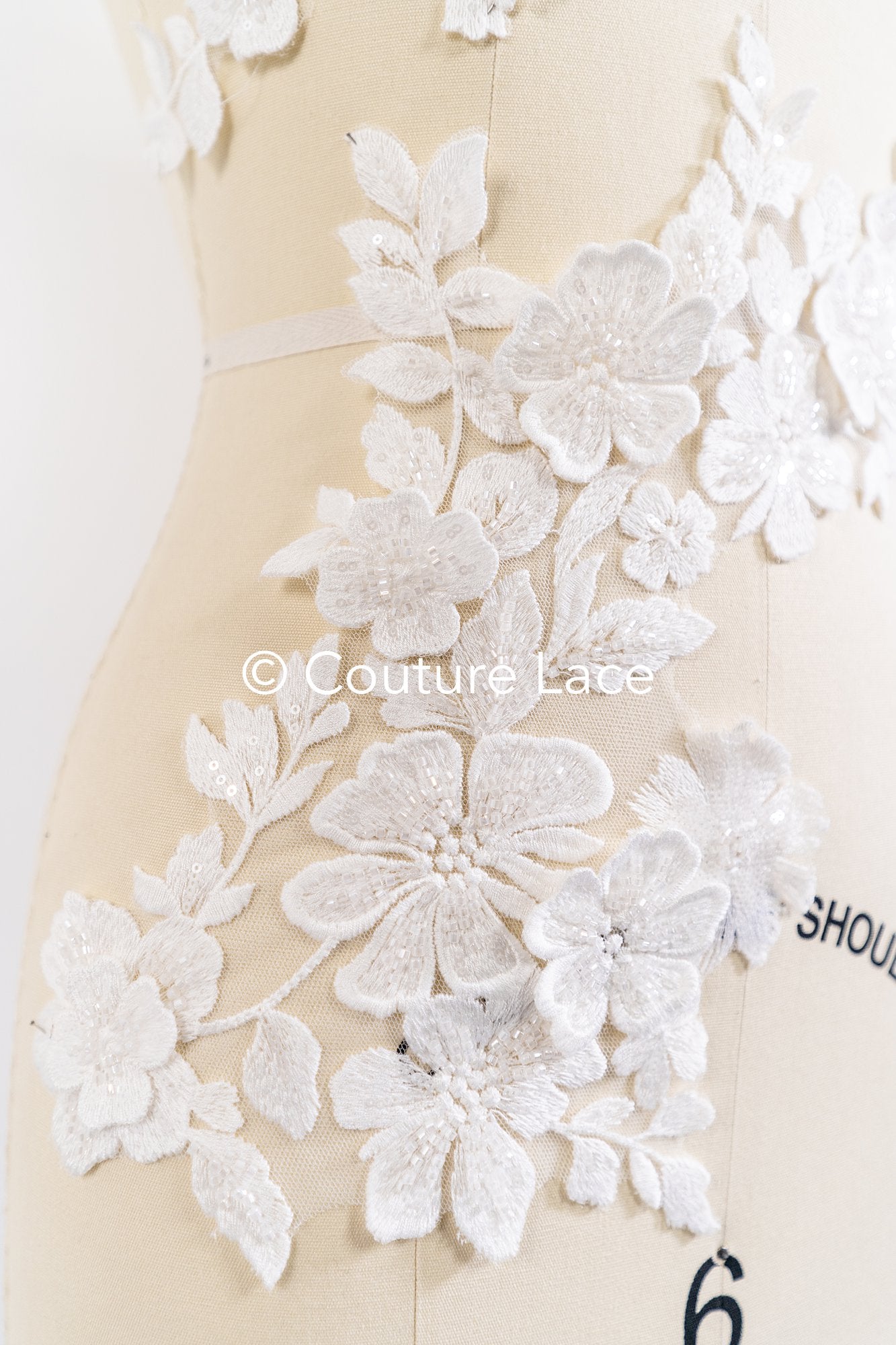 Romantische Applikation off-white/ Brautapplikation mit 3D Blumen & Perlen/ Brautkleid Spitzenapplikation/ Blumen Brautspitze Applikation// A24-385