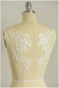 2Stk. Gespiegelte Spitzenblumen Applikation - IVORY/ off-white - Spitzenblume, Spitzenaufnäher, Brautkleid Applikation// A17-013