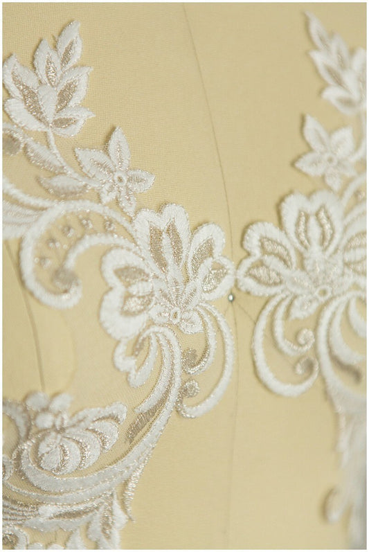 2Stk. gespiegelte Spitzenblume Applikation - IVORY/ SILBER - Spitzenblume, Spitzenaufnäher, Brautkleid Applikation// A17-015