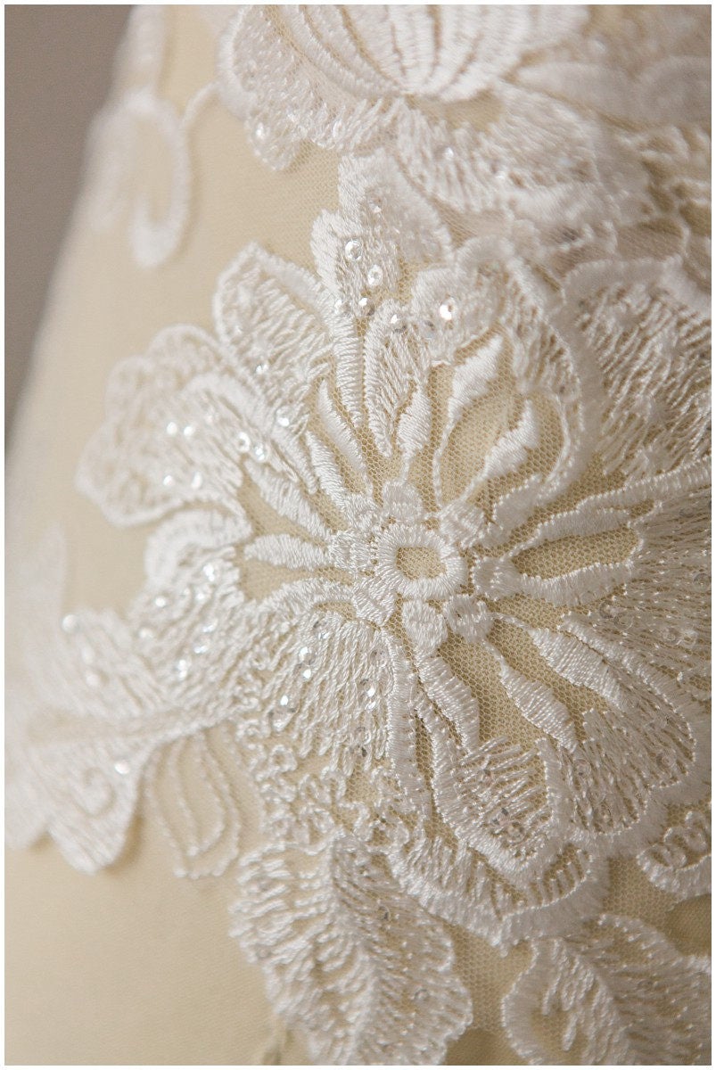 GROßE BlumenApplikation, gespiegelte PAILLETTEN Hochzeitskleid Applikation, große Spitze Blume, Illusion Back Spitze, Blumenspitze// A17-038