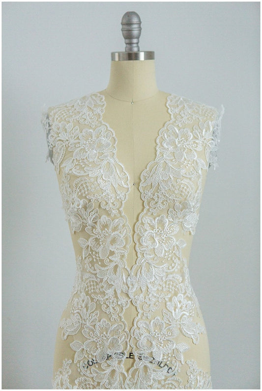 2x large mirrored lace border/ floral off-white lace border/ wedding dress lace// T17-001