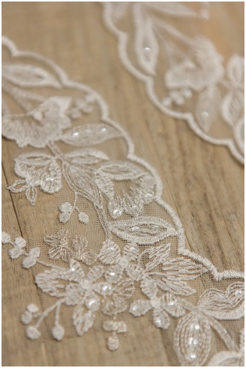 2x 1 yds mirrored silver &amp; OFF-White lace trim/ bridal lace/ lace embroidery// T17-016