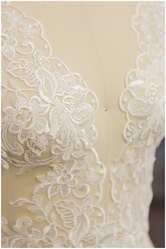 1 Paar / 2x verspiegelte Spitzenborte/ florale Spitzenborte/ Brautkleid Spitzenborte/ Braut Spitzenborte mit Pailletten// T17-005