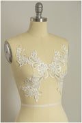 2Stk. gespiegelte Spitzenblume Applikation - IVORY/ SILBER - Spitzenblume, Spitzenaufnäher, Brautkleid Applikation// A17-015