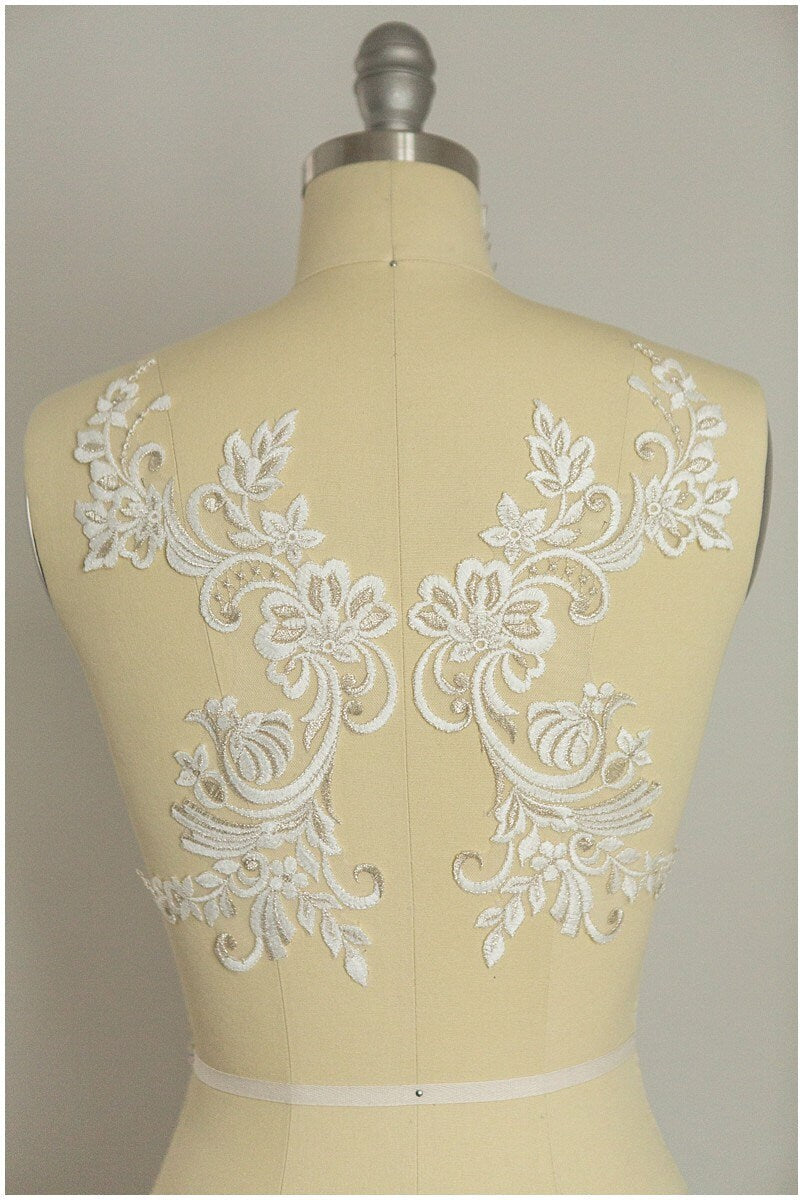 2Stk. gespiegelte Spitzenblume Applikation - IVORY/ SILBER - Spitzenblume, Spitzenaufnäher, Brautkleid Applikation// A17-015