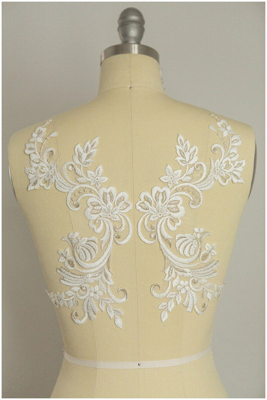 2Stk. gespiegelte Spitzenblume Applikation - IVORY/ SILBER - Spitzenblume, Spitzenaufnäher, Brautkleid Applikation// A17-015