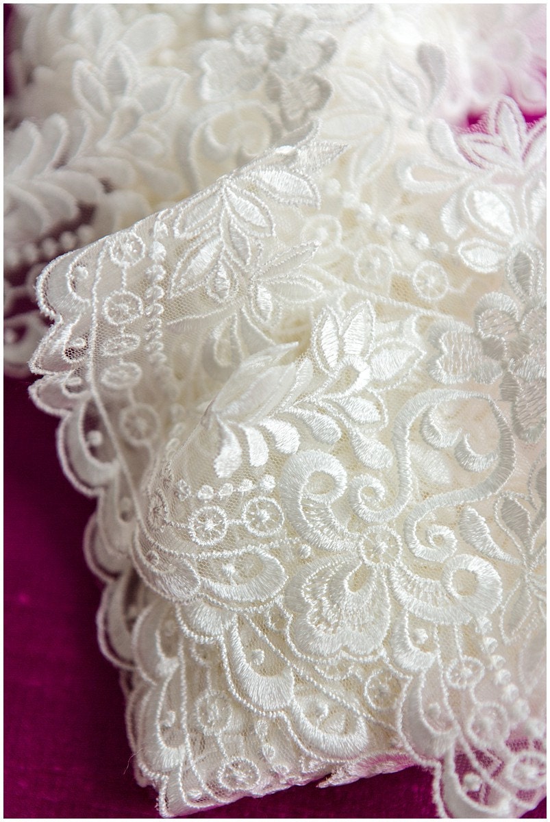 soft elegant lace trim/ bridal lace/ Chantilly lace/ ornament lace trim/ lingerie lace trim// T17-036