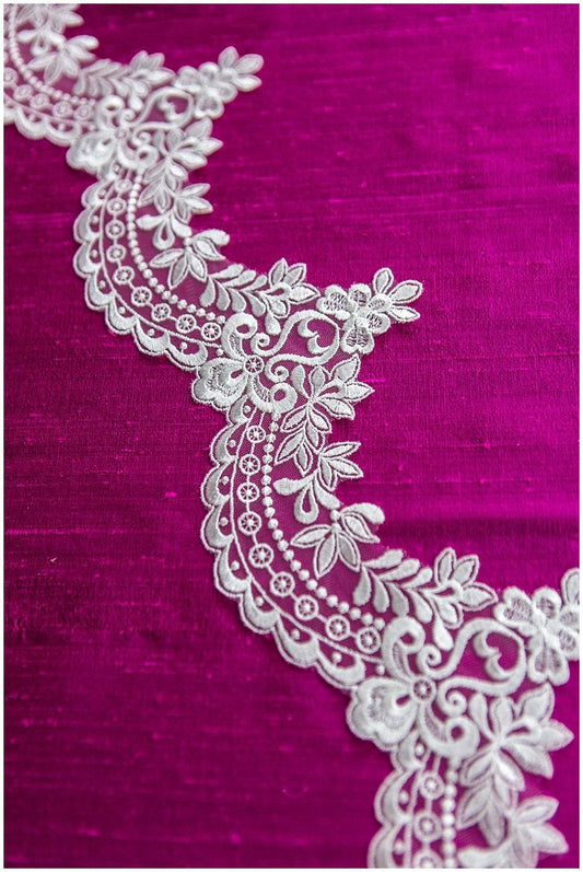 soft elegant lace trim/ bridal lace/ Chantilly lace/ ornament lace trim/ lingerie lace trim// T17-036