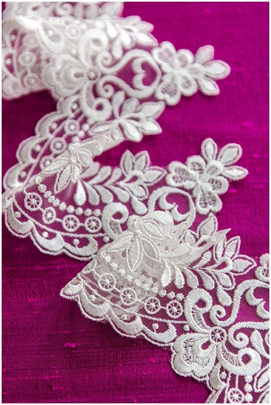 soft elegant lace trim/ bridal lace/ Chantilly lace/ ornament lace trim/ lingerie lace trim// T17-036