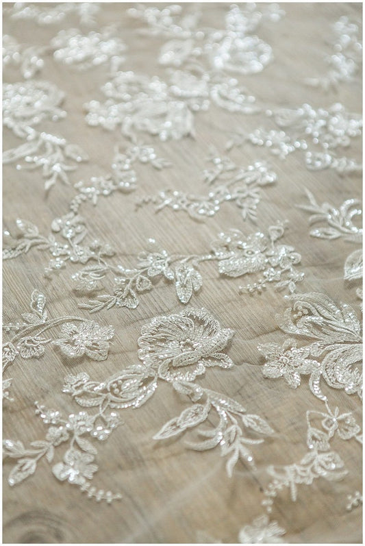 Pailletten Braut Spitzenstoff Off-White/ Floraler Spitzenstoff/ Brautspitze Stoff/ Blumenspitze// L17-026