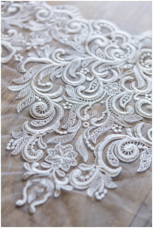 Bestickter Braut Spitzenstoff/ verschnörkelte Spitze Off-White/ Braut Couture Spitze// L17-057