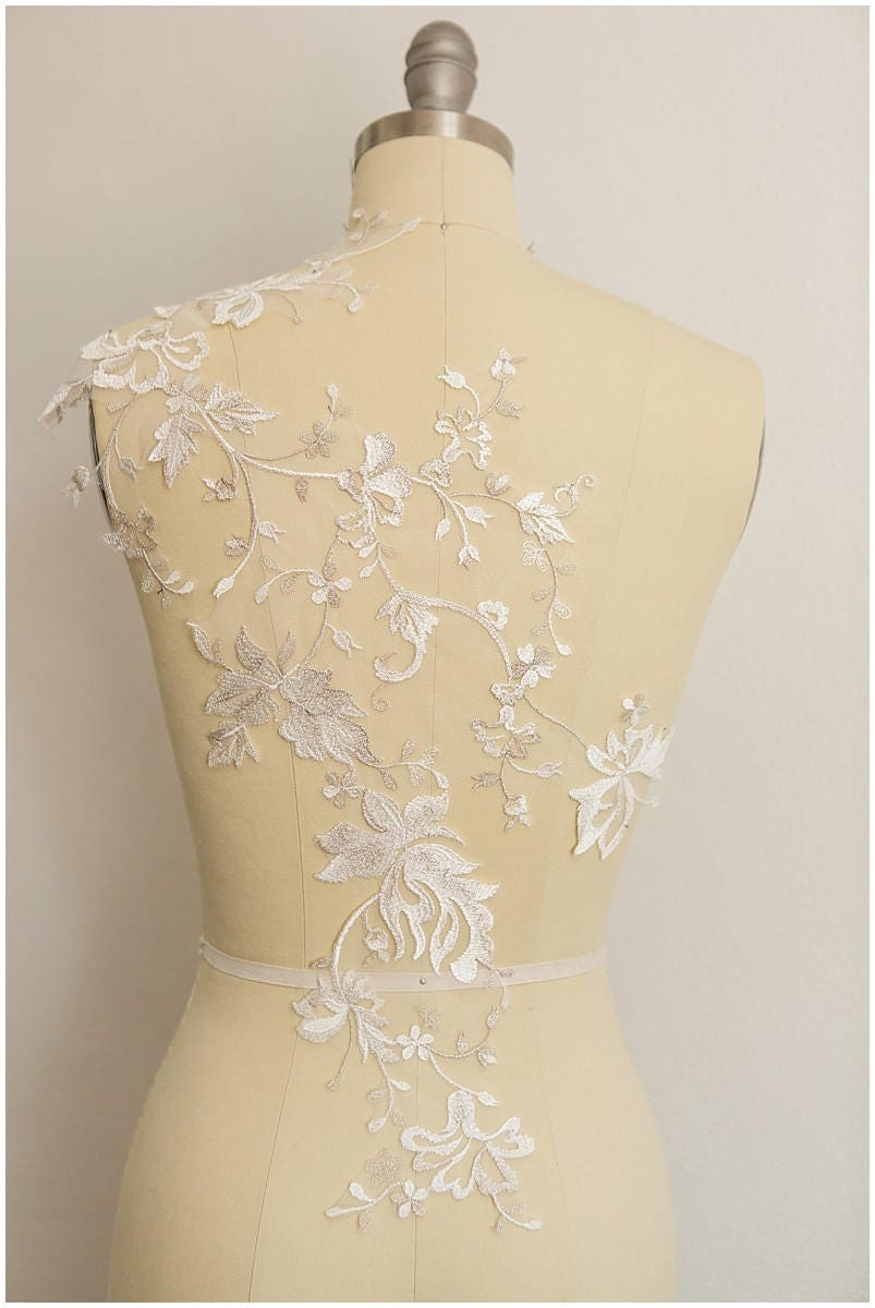 PAAR (2Stk) Große elfenbein-silber gespiegelte Spitzenblumen, Spitzenaufnäher, Spitzenblumen Applikation, Hochzeitskleid Spitze Blume, Braut Applikation// A17-044