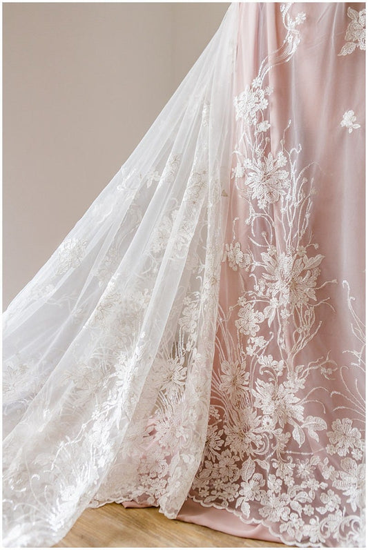 Floral Sequin Lace/Wedding Lace Off-White/Bridal Floral Lace/Couture Lace/Bridal Lace with Sequins// L17-008