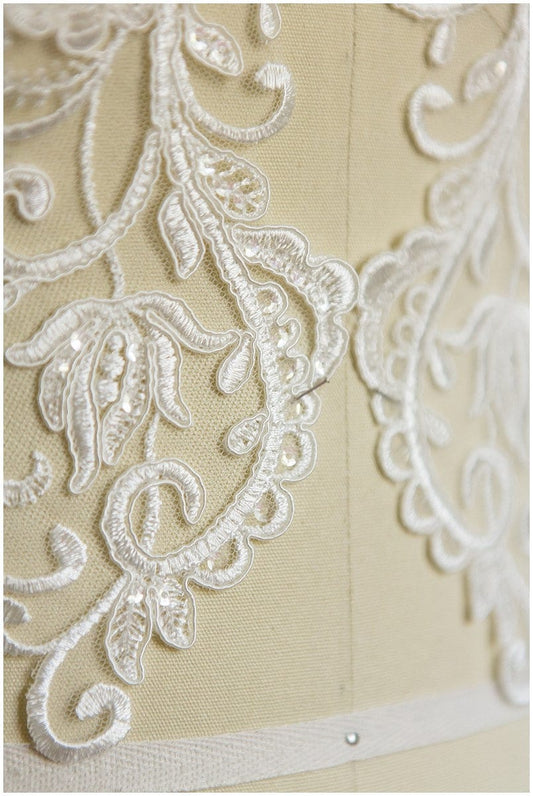 1 Paar (2Stk) gespiegelte Spitzenblume Applikation, Spitzenblume, Hochzeitskleid Spitze, Spitzenaufnäher, Brautkleid Applikation, Alenkon Applikation// A17-028
