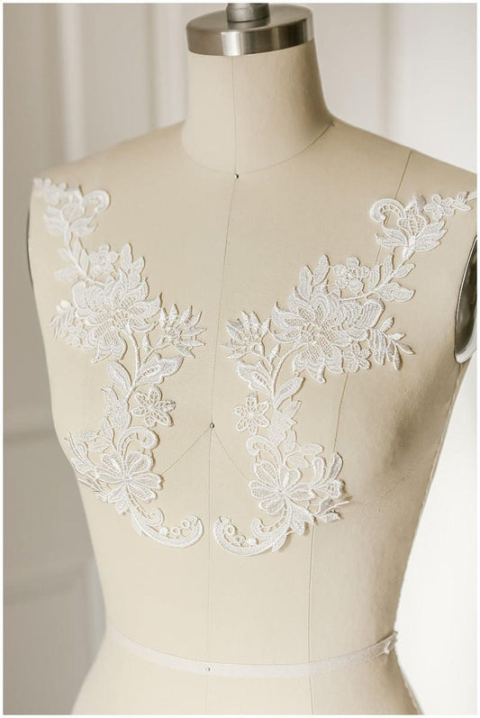 Guipure Blumen Applikation, Häkel-Spitzenapplikation, Makramee Spitzenblume, Spitzenaufnäher, Brautkleid Applikation, Hochzeitskleid Spitzenblume// A17-016