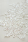 2 gespiegelter Pc. off-white+silver BlumenSpitze Apliqué, Pailletten Spitzenaufnäher, Spitzenapliqué, Brautspitze Blume, Hochzeitskleid Patch// A17-057