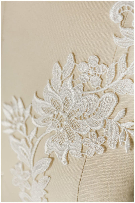 Guipure Blumen Applikation, Häkel-Spitzenapplikation, Makramee Spitzenblume, Spitzenaufnäher, Brautkleid Applikation, Hochzeitskleid Spitzenblume// A17-016