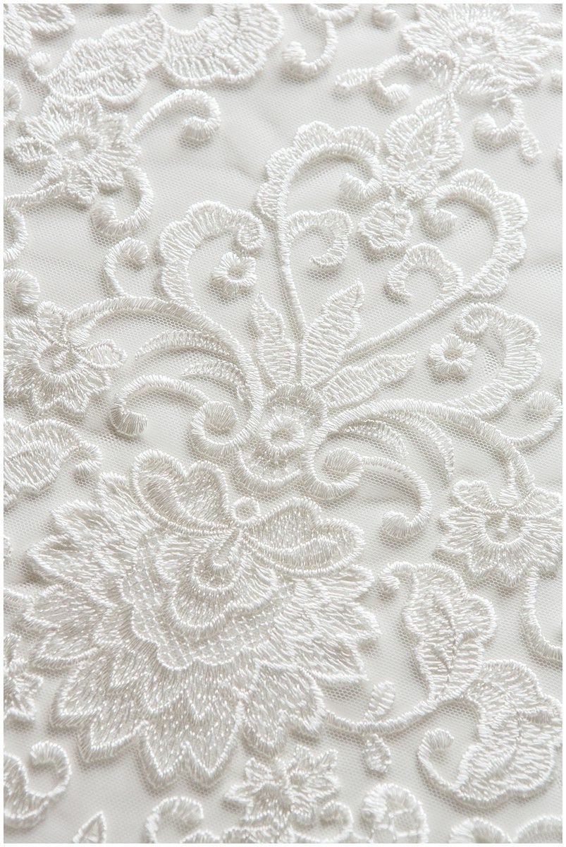 Ornate bridal lace, Guipure look wedding dress lace fabric, Berta Bridal inspired lace, veil lace, Alencon lace fabric// L17-095