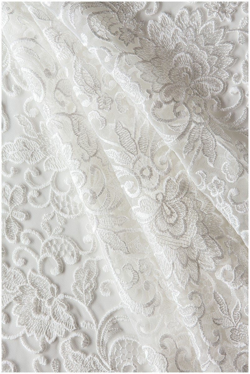 Ornate bridal lace, Guipure look wedding dress lace fabric, Berta Bridal inspired lace, veil lace, Alencon lace fabric// L17-095