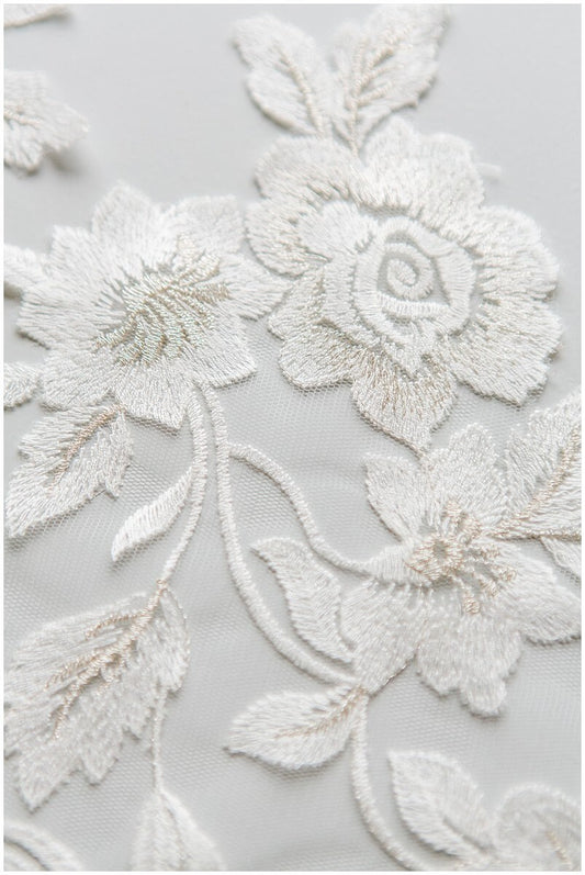 Spitzenblumen Aufnäher, BlumenApplikation, Romantische BlumenSpitze Applikation, Hochzeitskleid Spitze, Hochzeitskleid Spitzenapplikation, Brautspitze// A17-099