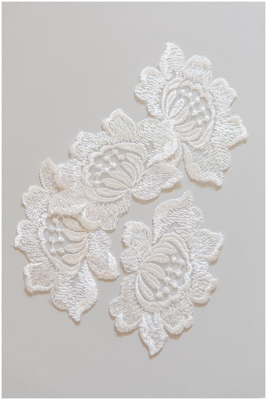 4pcs. 3D lace flowers for sewing/ 3D flower lace applique/ wedding dress lace applique/ bridal lace// A17-076