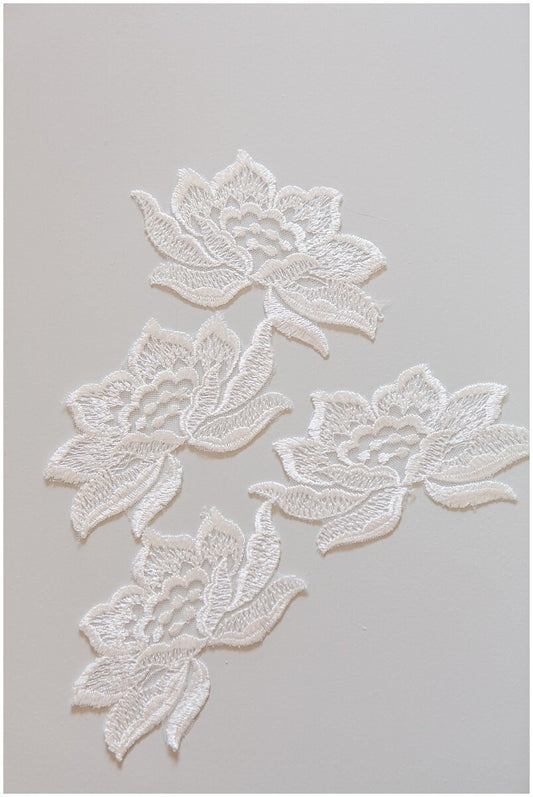 4pcs. 3D lace flowers for sewing on/ 3D flowers/ flower lace applique/ wedding dress applique/ bridal lace// A17-077