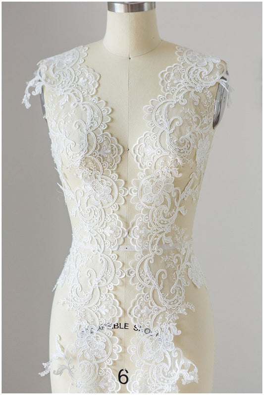 Romantic off-white lace trim/ floral bridal lace/ bridal lace trim/ veil lace trim/ wedding dress lace// T17-039