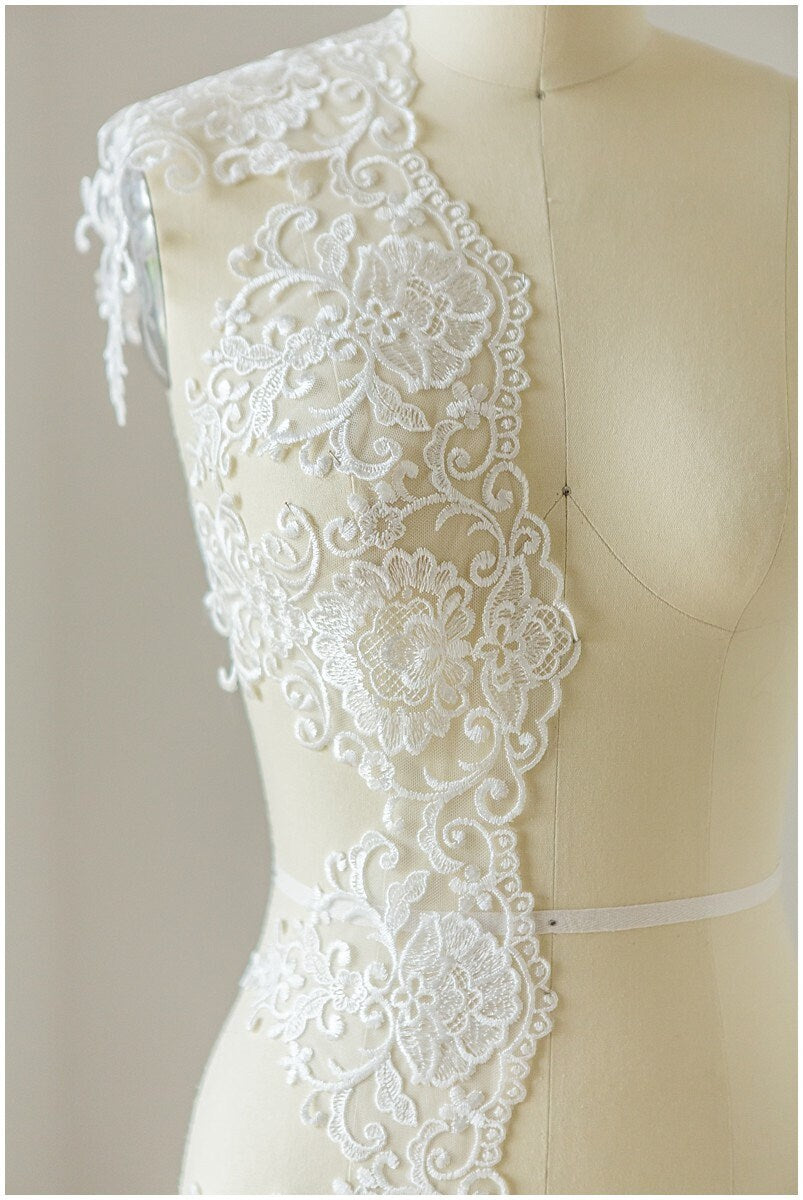 Embroidered lace trim off-white/ elegant bridal lace trim/ veil lace trim/ wedding dress lace trim// T17-042