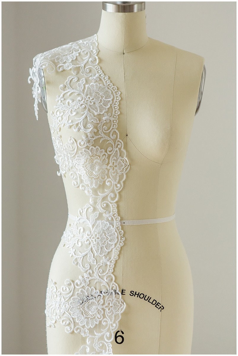 Embroidered lace trim off-white/ elegant bridal lace trim/ veil lace trim/ wedding dress lace trim// T17-042