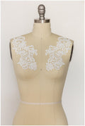 Milchseide SpitzenApplikation, Brautblüten Applikation, Spitzenblume, Blumen Applikation, Hochzeitskleid Spitzenapplikation, Spitzenblumen Applikation// A17-141
