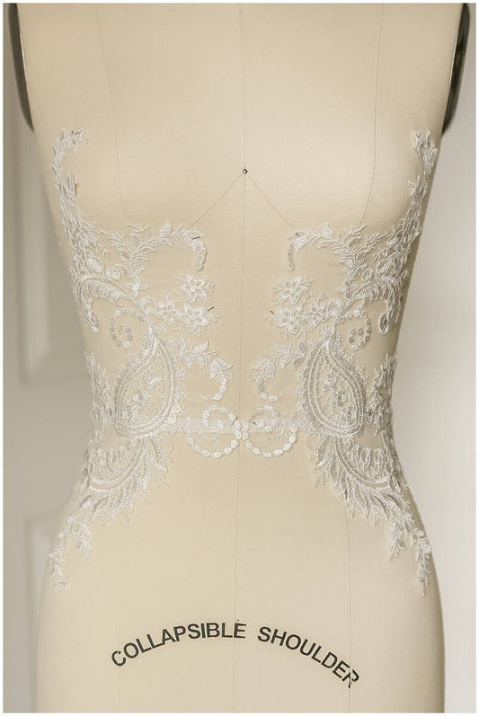 1 PAAR (2Stk.) gespiegelte Spitzenblume Applikation - OFF-WHITE - Spitzenblume, Spitzenaufnäher, Brautkleid Applikation, Hochzeitskleid Spitzenaufnäher// A17-009
