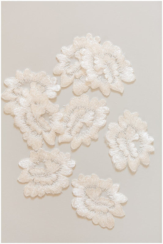 8pcs. 3D lace flowers for sewing on/ 3D flower lace applique/ wedding dress lace applique/ bridal lace// A17-083 