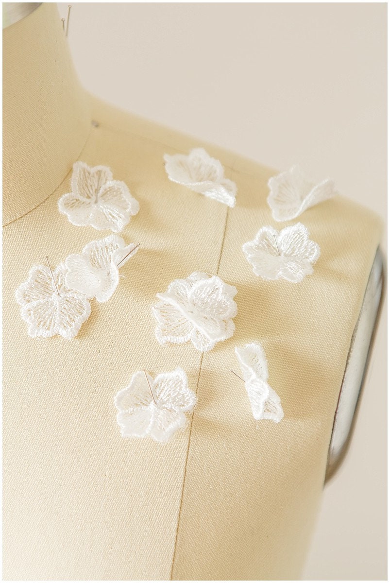 10pcs. 3D flowers for sewing/ 3D lace applique/ 3D lace flower/ wedding dress lace applique/ wedding dress applique// A17-111