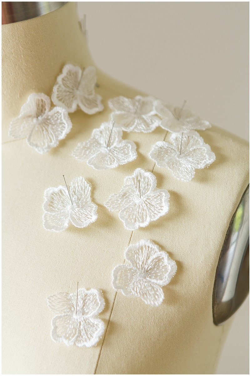 10pcs 3D lace flowers for sewing/ 3D flower applique/ wedding dress lace applique/ bridal lace// A17-120