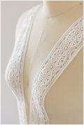 Beautiful guipure lace trim/ off-white lace trim/ bridal lace trim/ lace veil/ boho crocheted bridal lace trim// T17-033